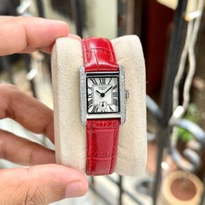 LONGINES MINI DOLCEVITA – TIMELESS LUXURY WITH A TOUCH OF RED