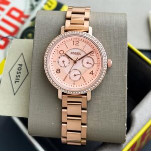 THE POPULAR STAINLESS STELL  ROSEGOLD CASE AND  ROSEGOLD STAINLESS-STELL BAND COMBO WILL WORK WITH EVERY OUTFIT ✅