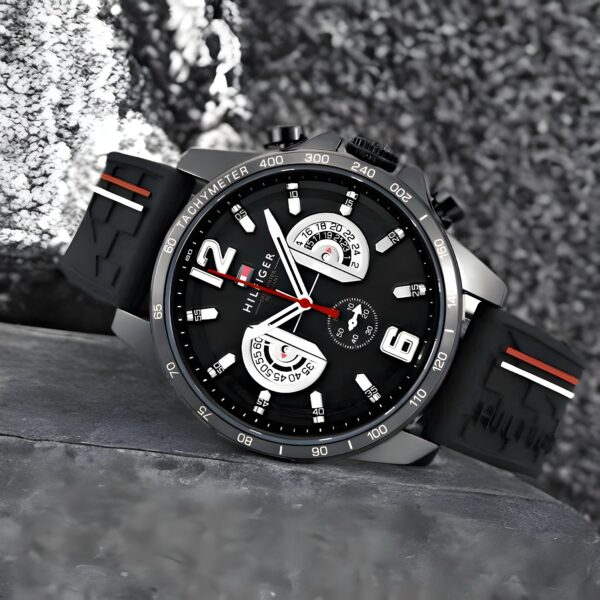 Daring and complex inside and out, our new Modern Decker Chronograph Machine makes an unforgettable Impression. ✅