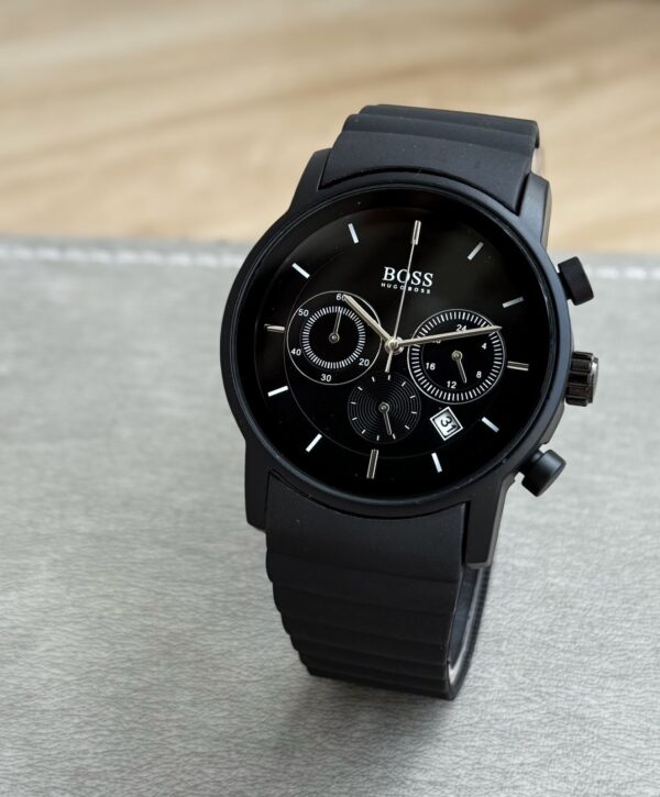 Elegant and sporty, stylish, travel, refined, vintage... The Hugo Boss watch completes the perfect Business look.🔥 - Image 4