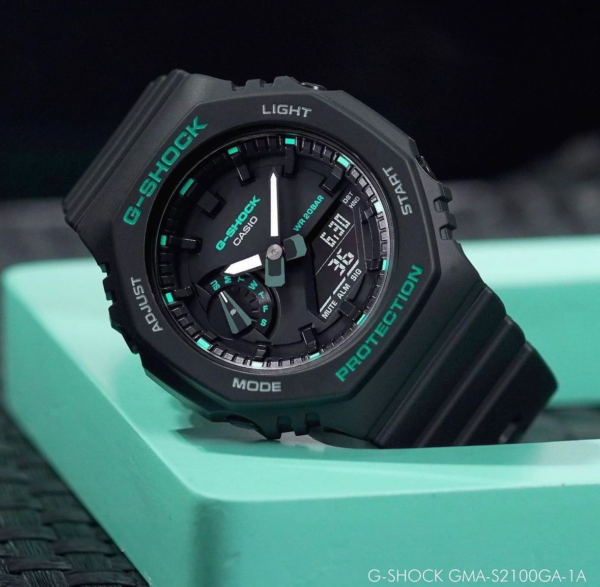 This Timepiece bridge the gap between urban and outdoor, everyday and extraordinary, and a wide range of different fashions.