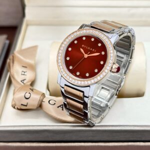 Symbol of sophistication and iconic Italian design, a true embodiment of timeless elegance, the Bvlgari exudes luxury in every detail making it a bold yet refined statement.