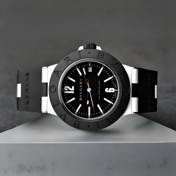 With its Italian flair, its cool, casual design and lightweight case, the Bulgari Aluminium has always been a great summer watch companion.