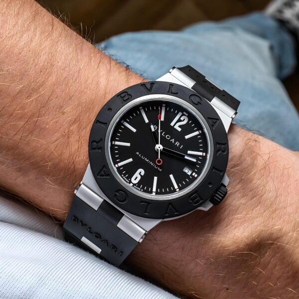 With its Italian flair, its cool, casual design and lightweight case, the Bulgari Aluminium has always been a great summer watch companion. - Image 4
