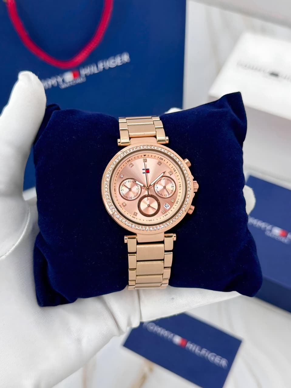 Indulge in elegance with this exquisite Tommy Hilfiger rose-gold ladies’ watch — a true statement piece that effortlessly merges refined design with modern flair. ⌚ - Image 4