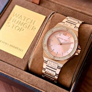 “The Michael Kors Lennox is a true style statement — a perfect fusion of Rose Gold elegance, sparkling pave glamour, and timeless sophistication for every occasion.” ⌚