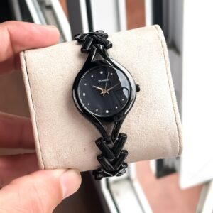 The Movado Women's Collection is a comfortable-to-wear wrist watch that offers its owner precise timekeeping and exclusive looks. ✅